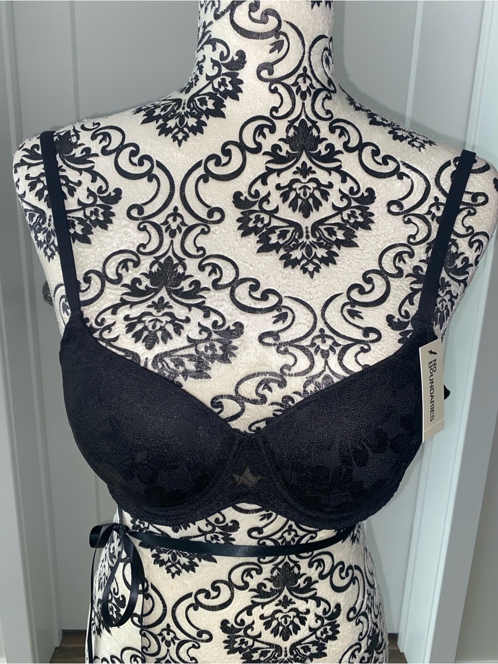 No Boundaries Black Lace Underwire Bra with Light Padding